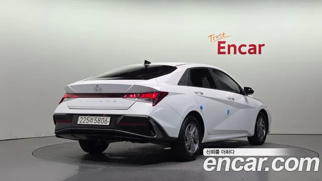 Hyundai Avante — Фото автомобиля 2