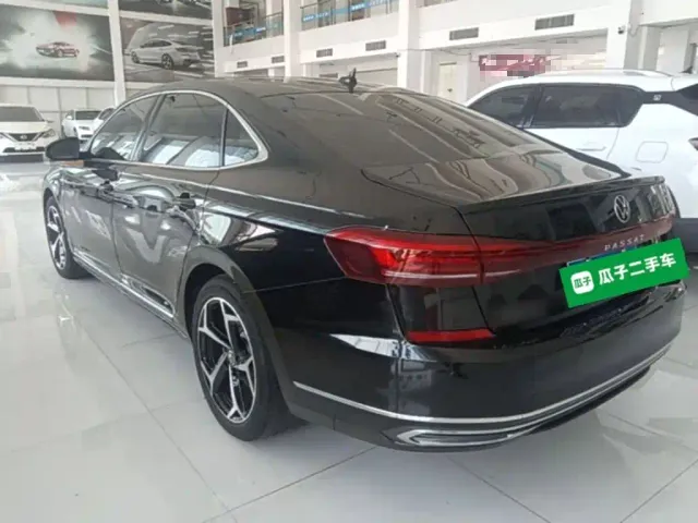 Volkswagen Passat — Фото автомобиля 4