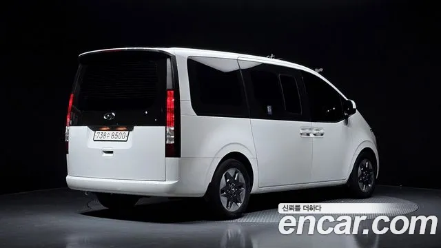 Фотография автомобиля — Hyundai Staria
