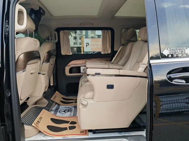 Mercedes-Benz V-Class — Фото автомобиля 10