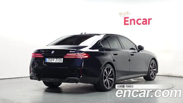 BMW 5-Series 5 серия (G60) 530i xDrive M Sport — Фото автомобиля 2