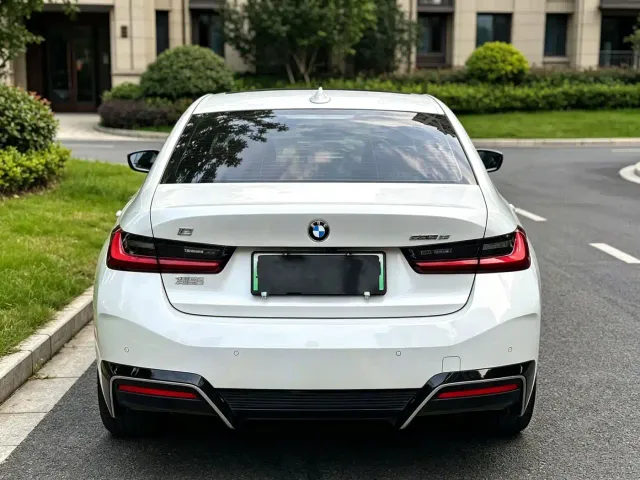 BMW i3 — Фото автомобиля 4