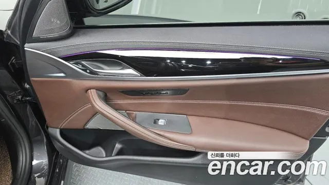 BMW 5 Series G30 — Фото автомобиля 13