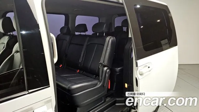 Hyundai Staria Staria Tourer 11 мест — Фото автомобиля 12