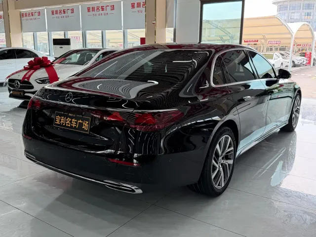 Mercedes-Benz E-Class — Фото автомобиля 6
