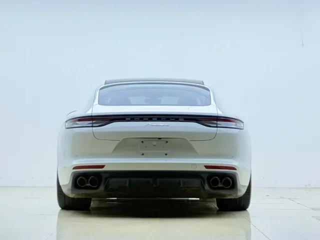 Porsche Panamera — Фото автомобиля 8