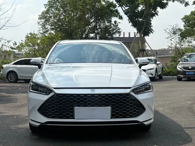 BYD Qin PLUS — Фото автомобиля 2