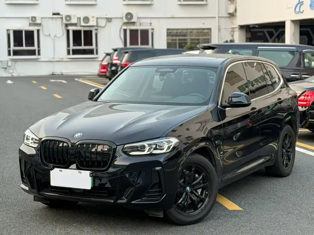 BMW iX3 — Фото автомобиля 7