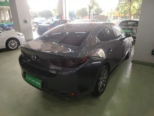 Mazda Axela — Фото автомобиля 6