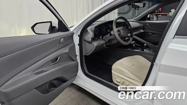 Hyundai Avante CN7 — Фото автомобиля 15