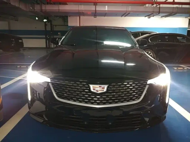 Cadillac CT4 — Фото автомобиля 2
