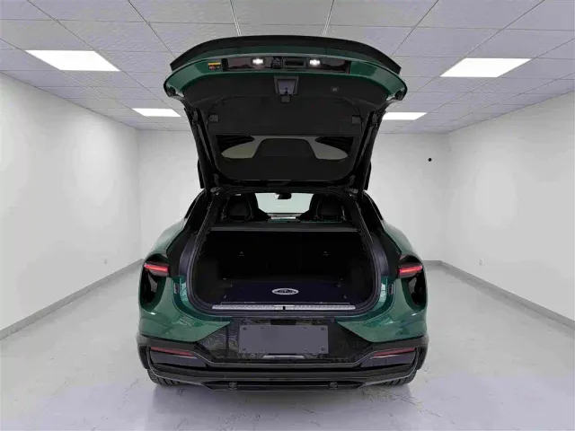 Lotus Eletre — Фото автомобиля 15