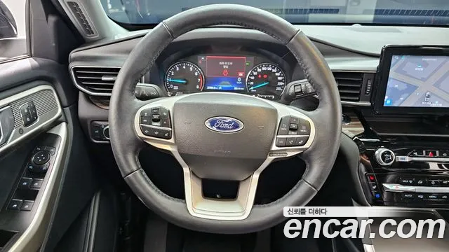 Ford Explorer Explorer 6 поколение — Фото автомобиля 12