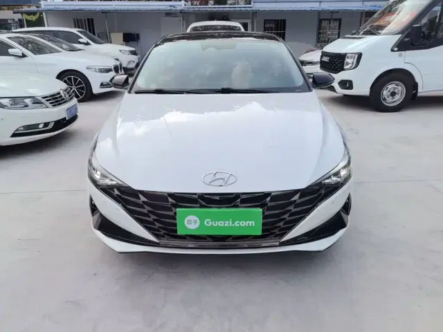Hyundai Elantra — Фото автомобиля 2