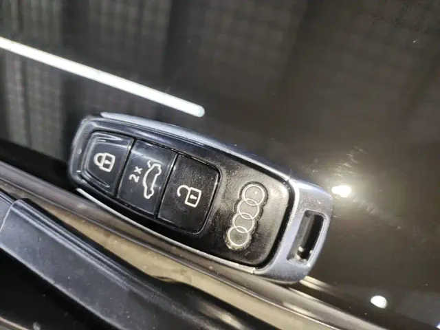 Audi Q7 — Фото автомобиля 8