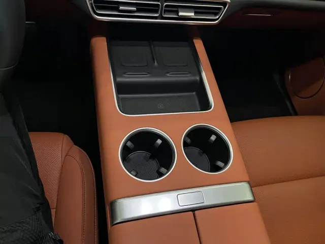 Li Auto L7 — Фото автомобиля 30