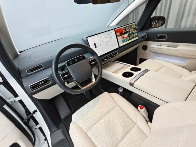 Li Auto MEGA — Фото автомобиля 8
