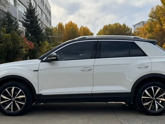 Volkswagen T-Roc — Фото автомобиля 8