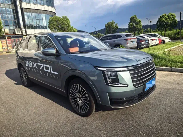 Jetour X70L — Фото автомобиля 3