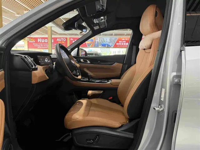 Geely Boyue L — Фото автомобиля 10