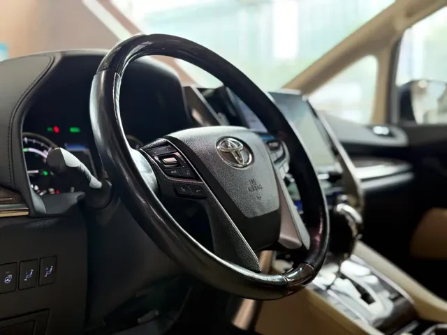 Toyota Vellfire — Фото автомобиля 7