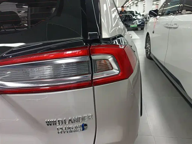 Toyota Wildlander — Фото автомобиля 7