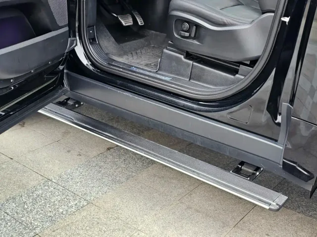 Land Rover Defender — Фото автомобиля 14