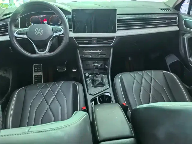 Volkswagen Tiguan L — Фото автомобиля 12