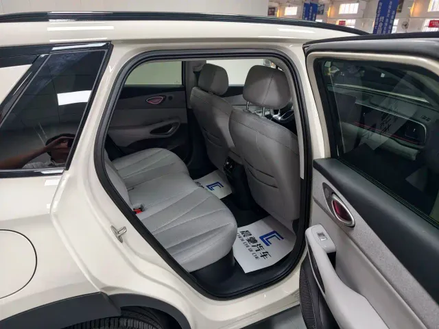 BYD Sealion 05 EV — Фото автомобиля 16