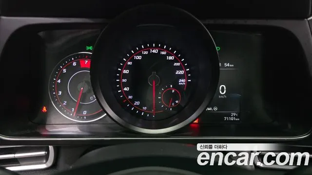 Hyundai AVANTE Avante (CN7) — Фото автомобиля 8