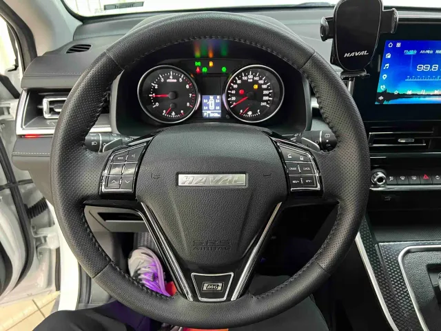 Haval M6 — Фото автомобиля 11