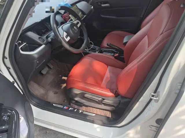 Honda Fit — Фото автомобиля 11