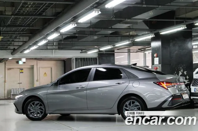 Hyundai Avante CN7 — Фото автомобиля 4