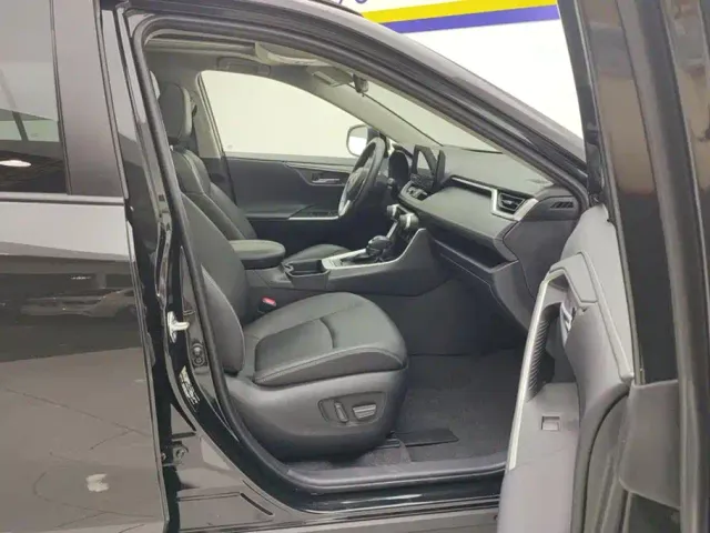 Toyota RAV4 — Фото автомобиля 8