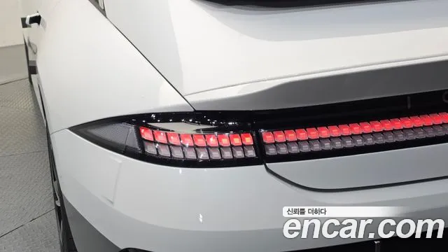 Hyundai Ioniq 6 — Фото автомобиля 8