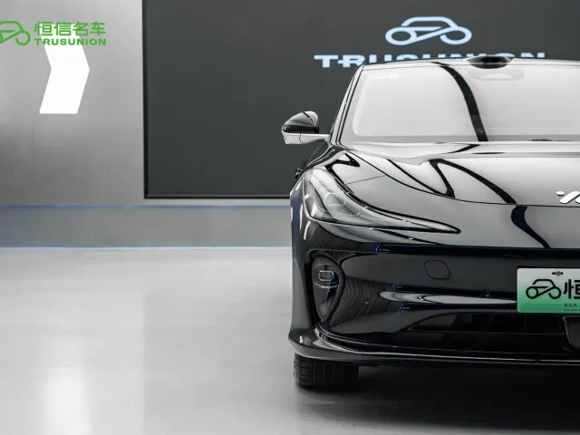 IM Motors L6 — Фото автомобиля 8