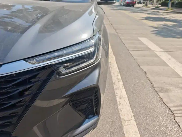 Roewe RX5 — Фото автомобиля 5