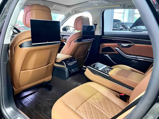 Audi A8 — Фото автомобиля 9