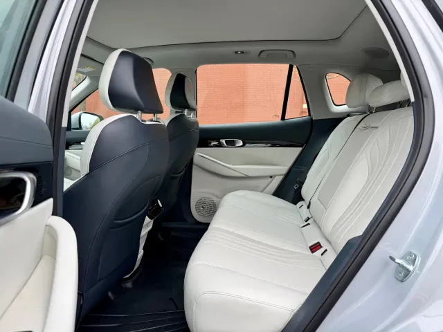 Geely Galaxy E5 — Фото автомобиля 4