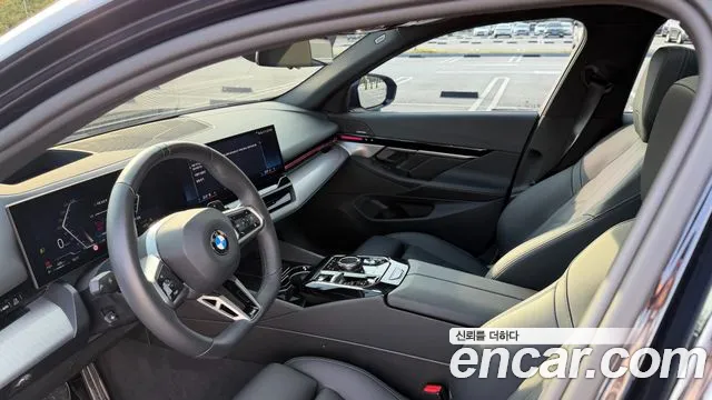 BMW 5 Series G60 — Фото автомобиля 16