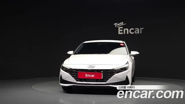 Hyundai AVANTE Avante (CN7) — Фото автомобиля 3