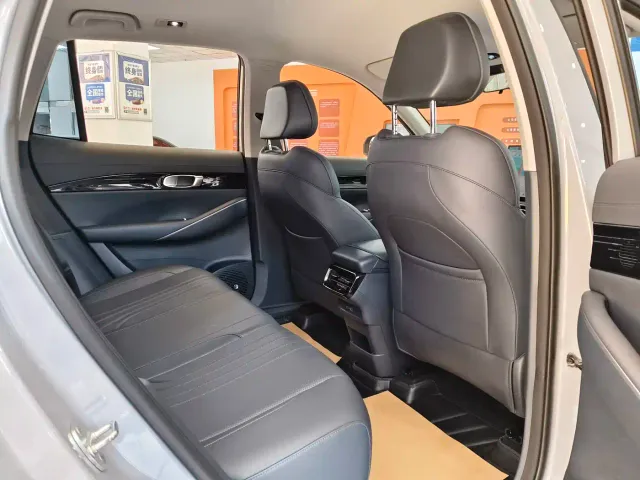 Geely Galaxy E5 — Фото автомобиля 13
