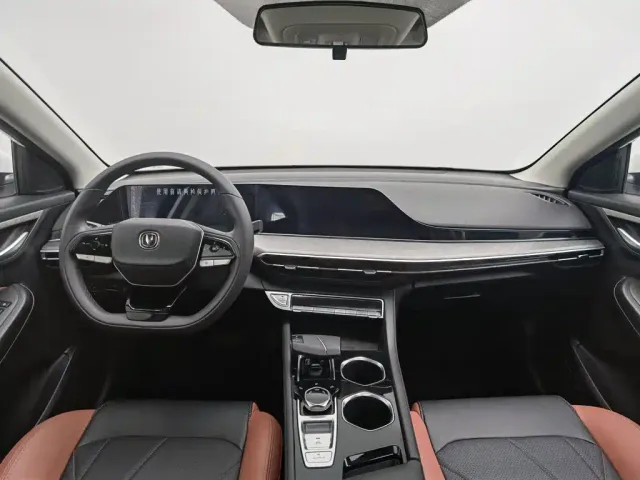 Changan Eado — Фото автомобиля 5