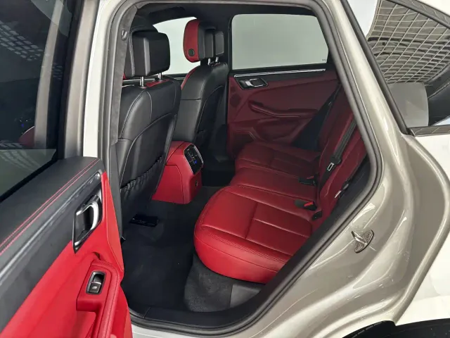 Porsche Macan — Фото автомобиля 23