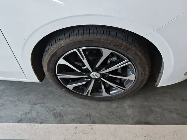 Geely Emgrand — Фото автомобиля 6