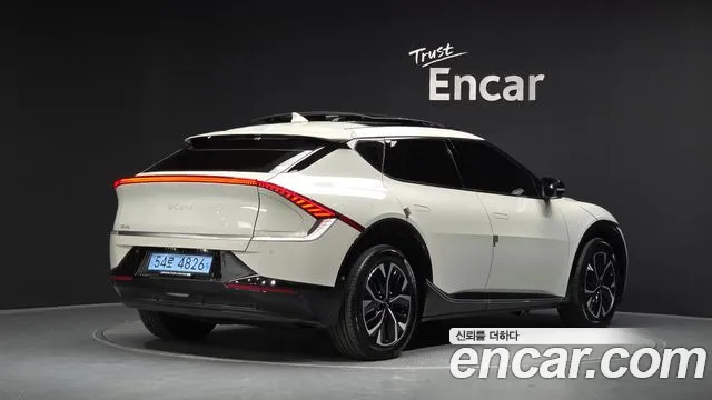 Kia EV6 — Фото автомобиля 2