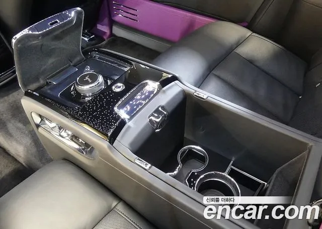 Rolls-Royce Phantom — Фото автомобиля 20