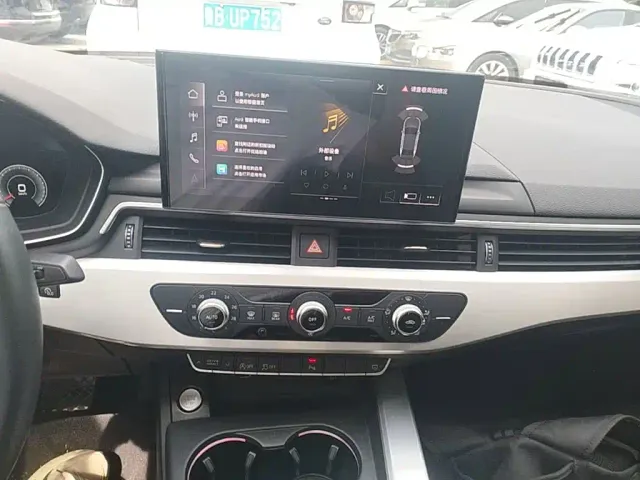 Audi A4L — Фото автомобиля 12