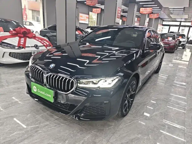 Фотография автомобиля — BMW 5 Series