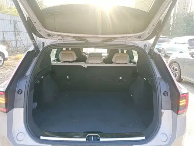 Volvo XC70 Plug-in Hybrid — Фото автомобиля 18